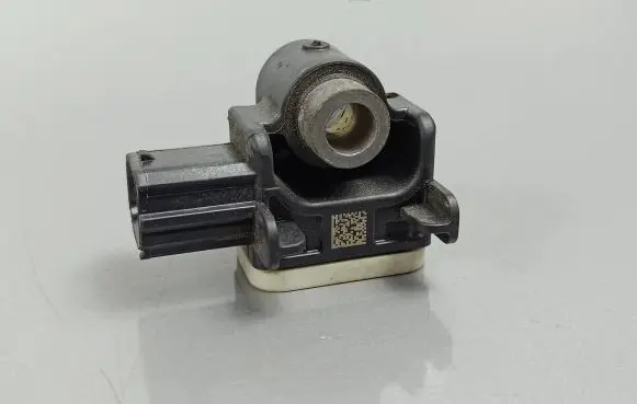 Mitsubishi Outlander Airbag deployment crash/impact sensor 8651A185