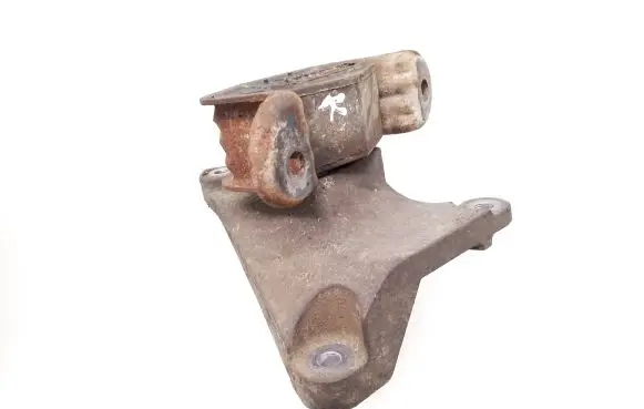 Volkswagen Transporter - Caravelle T5 Engine mount bracket 7H0399151H 7H0399151L
