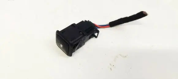 Volkswagen Golf IV Fuel tank opening switch 3B0959833A