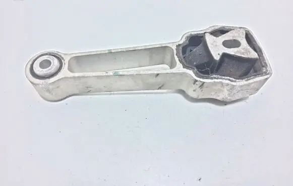 Volvo S60 Engine mount bracket 30793322