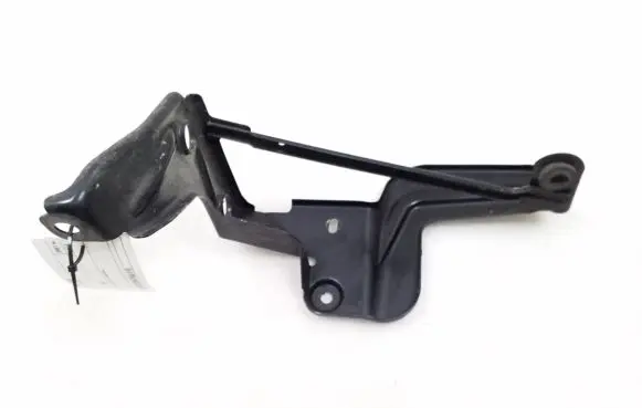 Audi A6 S6 C6 4F Intercooler pipe mounting bracket 4F0145814