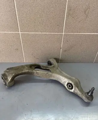 Audi Q7 4L Front lower control arm/wishbone 7P0407151E