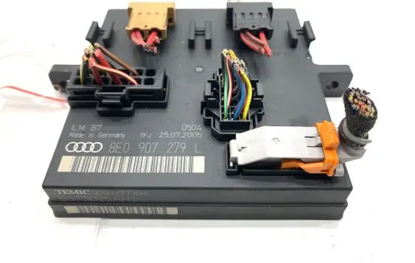 Audi A4 S4 B7 8E 8H Central body control module 8E0907279L