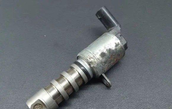 Audi A8 S8 D4 4H Camshaft vanos timing valve 06E257N 06E109257N
