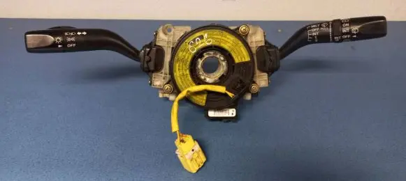 Mazda 626 Indicator stalk 17C935