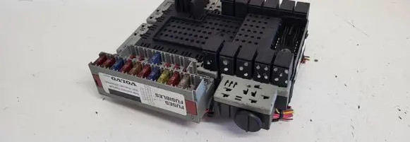 Volvo S80 Fuse box set 8645411 8645410 00W421