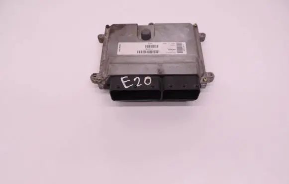 Volvo V50 Engine control unit/module P30650677 0797009132 D20