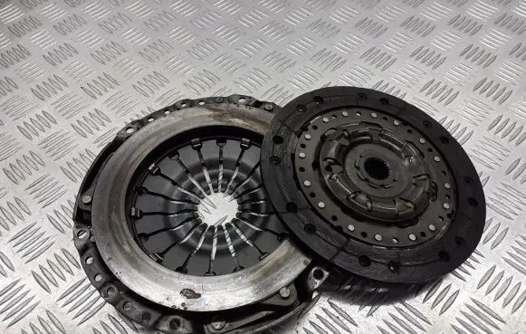 Ford Mondeo Mk III Pressure plate 
