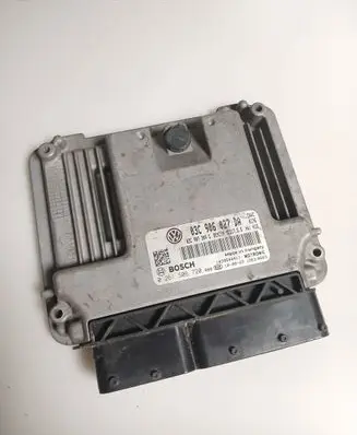 Volkswagen Touran II Engine control unit/module 03C906027DA 03C907309G 0261S06720