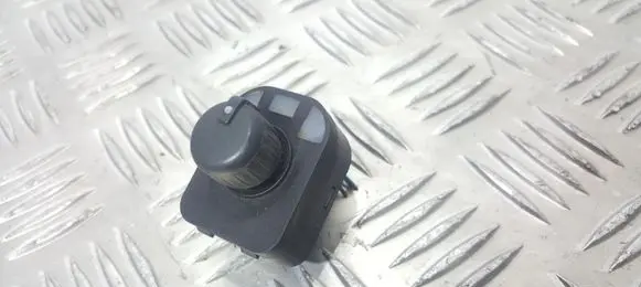 Audi A4 S4 B7 8E 8H Wing mirror switch 8E0959565