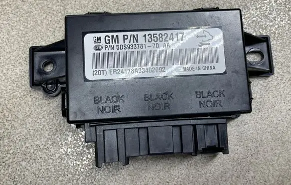 Opel Insignia A Seat control module 13582417