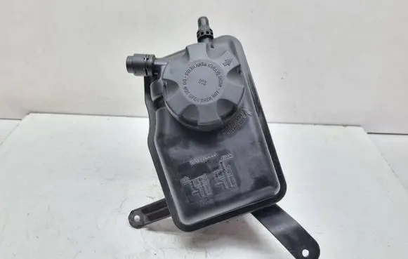 BMW 5 E60 E61 Coolant expansion tank/reservoir 7521189 17137521189