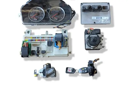 Volvo V50 Engine ECU kit and lock set 30743371