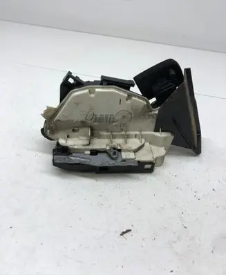 Skoda Yeti (5L) Rear door lock 5K4839015F
