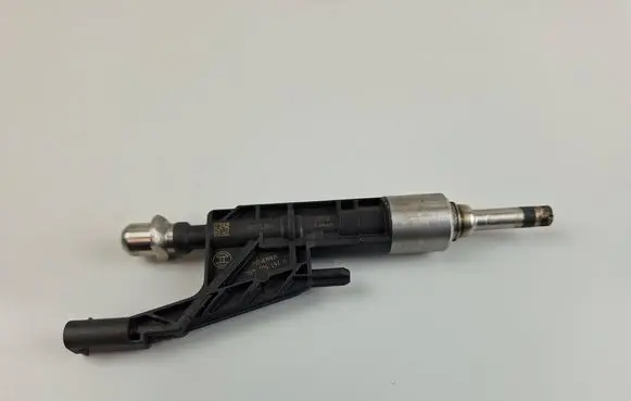 BMW 3 F30 F35 F31 Fuel injector 7639990 763999005