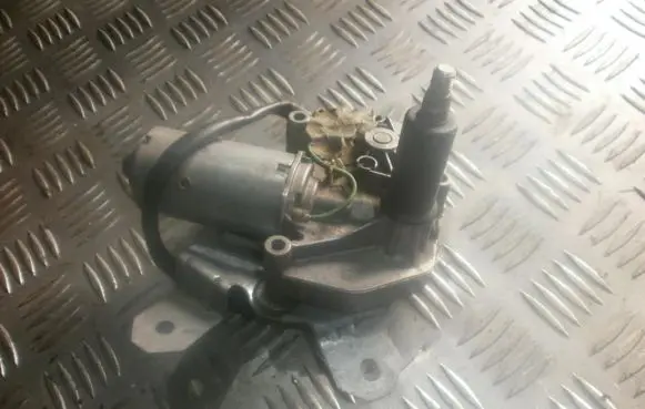 Nissan Almera Rear window wiper motor