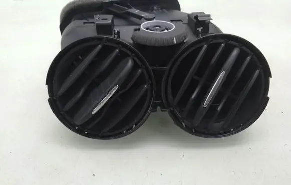 Volkswagen Golf Plus Dash center air vent grill 5M0819062