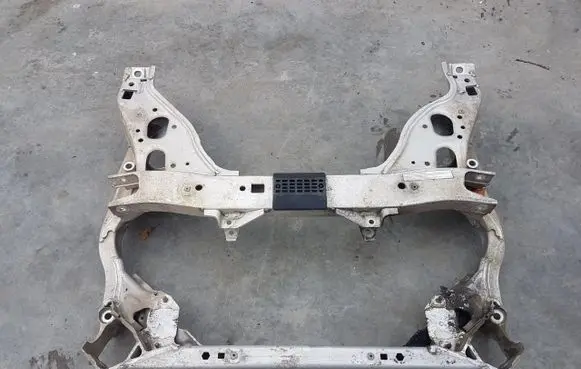 BMW 1 E81 E87 Front axle beam 