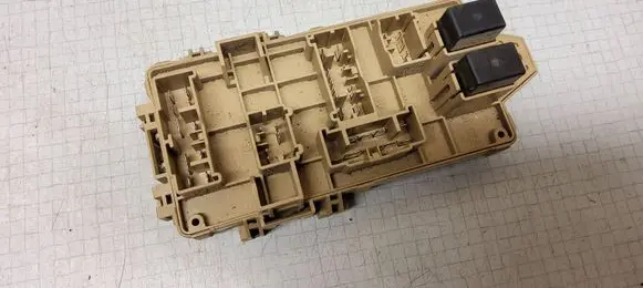 Subaru Legacy Fuse module 980910
