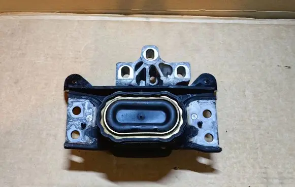 Volkswagen Arteon Shooting Brake Gearbox mount 3Q0199555J 22122020 X447TJ1A2300Y