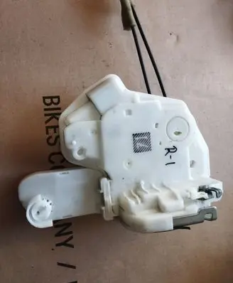 Mitsubishi ASX Front door lock