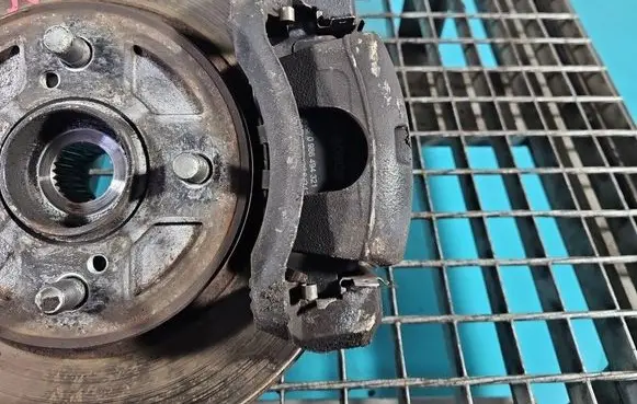Suzuki Swift III Front brake caliper IMPRK1603191