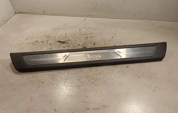 Jeep Grand Cherokee Front sill trim cover 1NC81DX9AB 101037030BLR