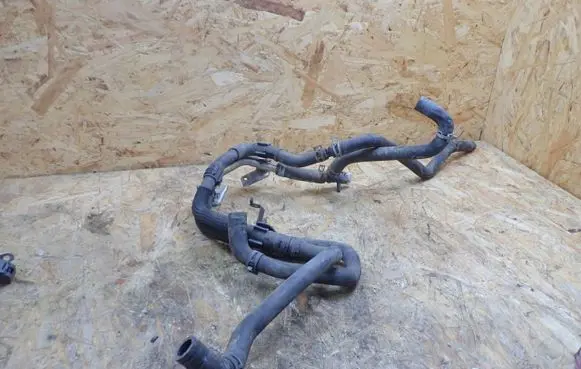 Lexus IS III XE30 Engine coolant pipe/hose