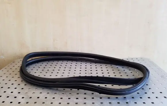 Volvo XC90 Front door rubber seal