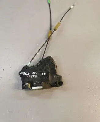 Toyota Corolla E140 E150 Front door lock