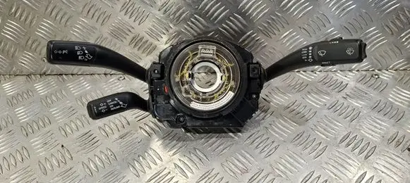 Wiper turn signal indicator stalk/switch