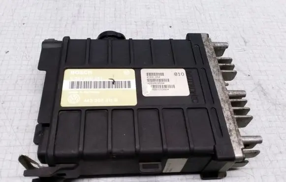 Volkswagen PASSAT B3 Engine control unit/module 0261200261 443907311B