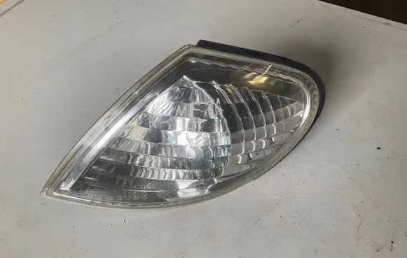 Nissan Almera N16 Front indicator light