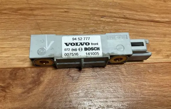 Volvo V70 Airbag deployment crash/impact sensor 9452777 141005 007516