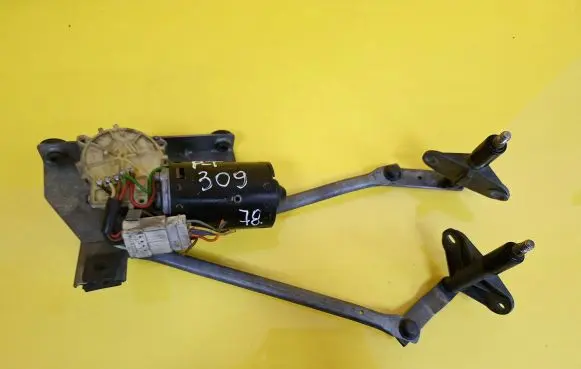 Peugeot 309 Front wiper linkage 