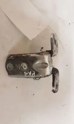 KIA Sorento Front door lower hinge 