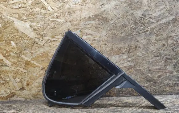 Rear vent window glass
