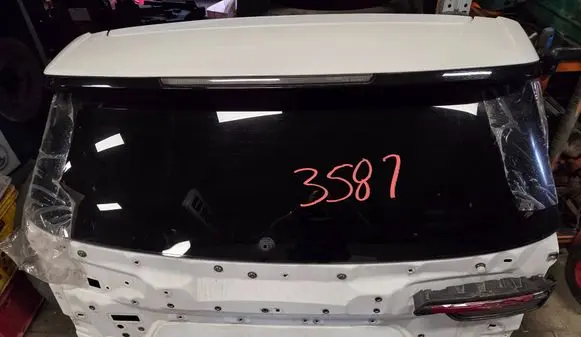 Jeep Grand Cherokee WL Opening tailgate glass