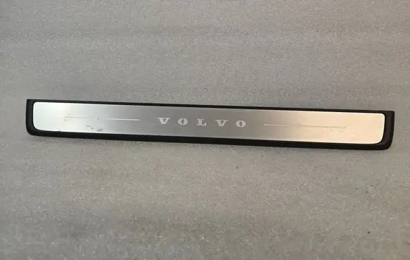 Volvo XC40 Front sill trim cover 32289844
