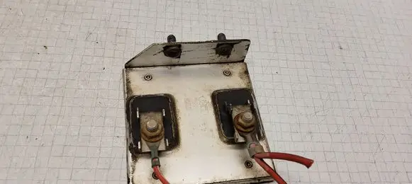 Volkswagen PASSAT B5.5 Coolant fan relay 8D0959493