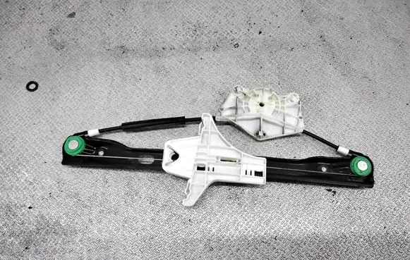 Rear window lifting mechanism without motor