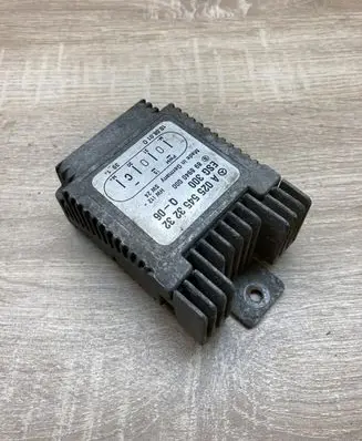 Mercedes-Benz A W168 Coolant fan relay A0255453232 898940000