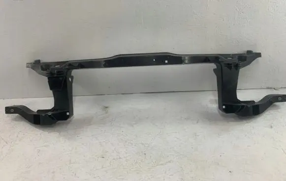 Mercedes-Benz Vito Viano W447 Top upper radiator support slam panel