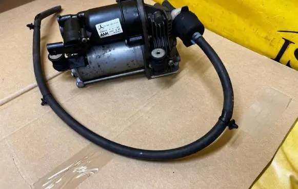 Mercedes-Benz GL X166 Air suspension compressor/pump A1663200204