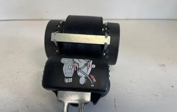 Audi Q7 4L Rear seatbelt 8A0857732