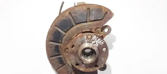 Volkswagen Golf V Front wheel hub