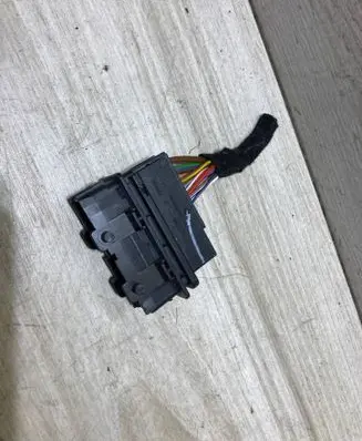 Volkswagen Tiguan Front door wiring loom 8K0972701A
