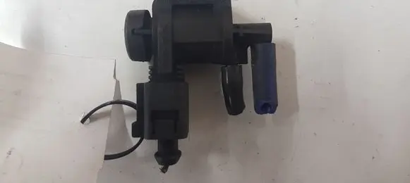 Volkswagen Golf IV Turbo solenoid valve 1J0906283C