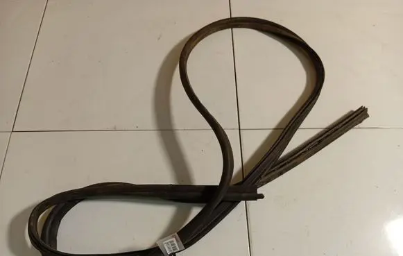 Ford Focus Trunk rubber seal (body) 
