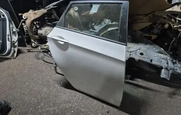 Hyundai i30 Rear door